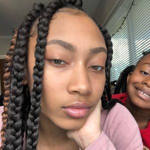 Meet your Posher, Amya